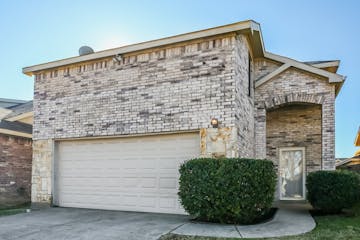 148 Cliff Heights Circle Dallas, TX 75232